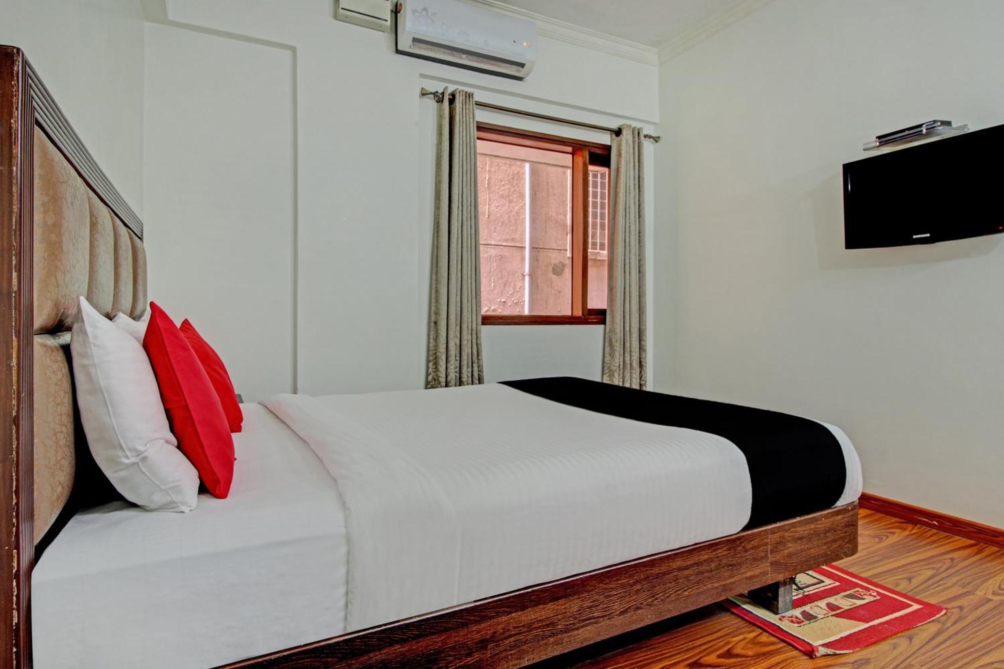 CAPITAL O75673 S K Suites Bangalore Exterior foto