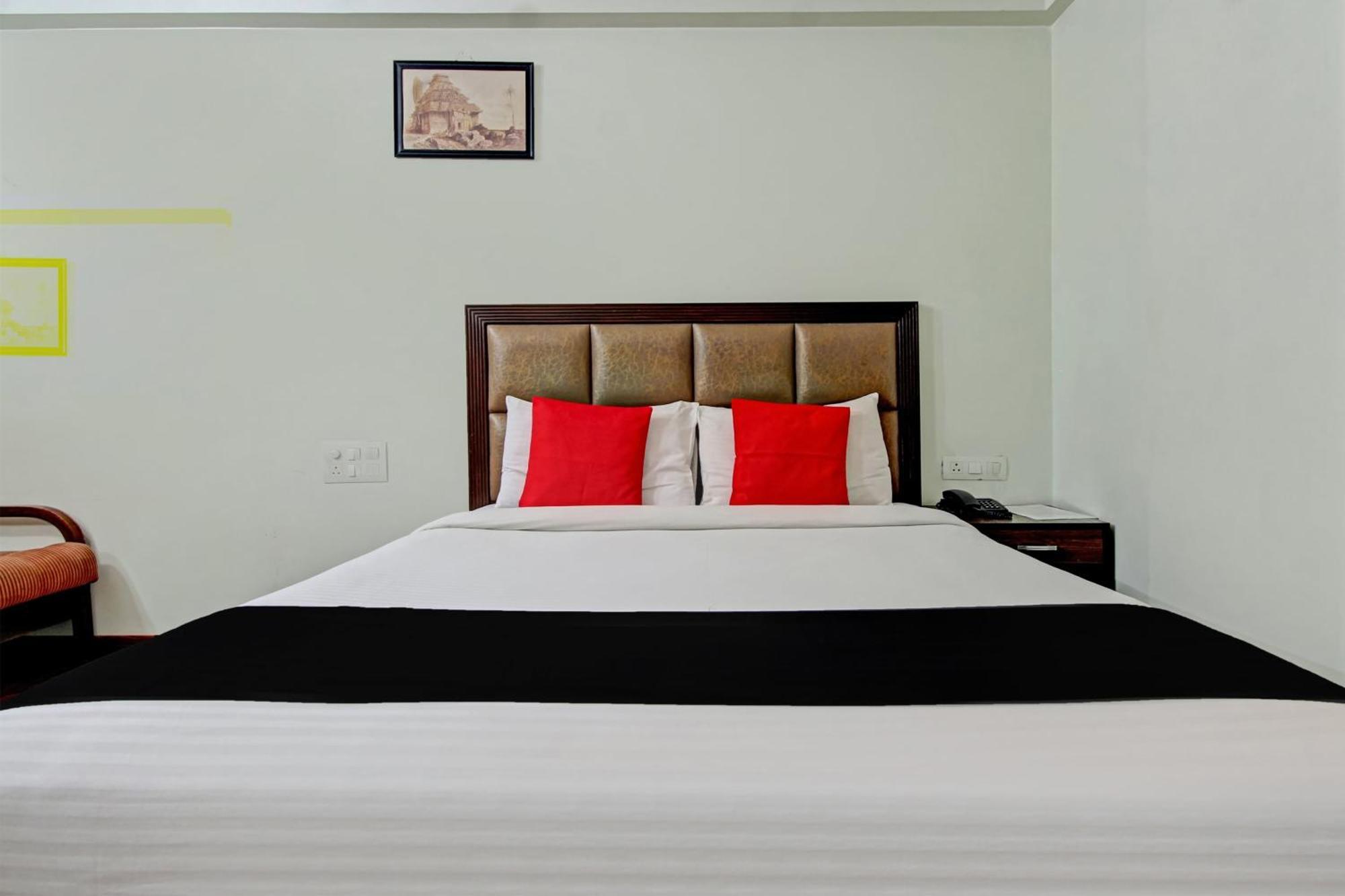 CAPITAL O75673 S K Suites Bangalore Exterior foto