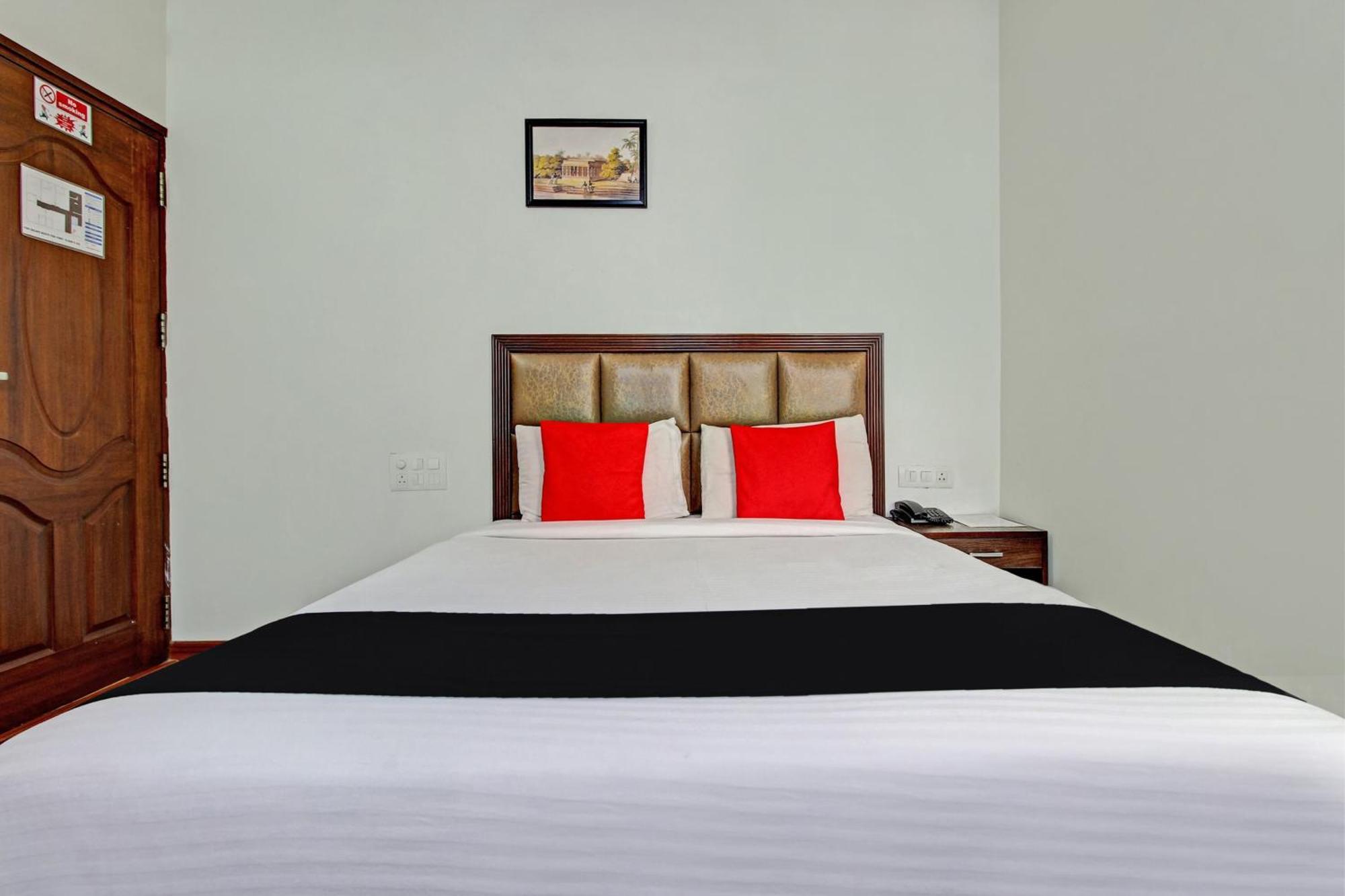 CAPITAL O75673 S K Suites Bangalore Exterior foto