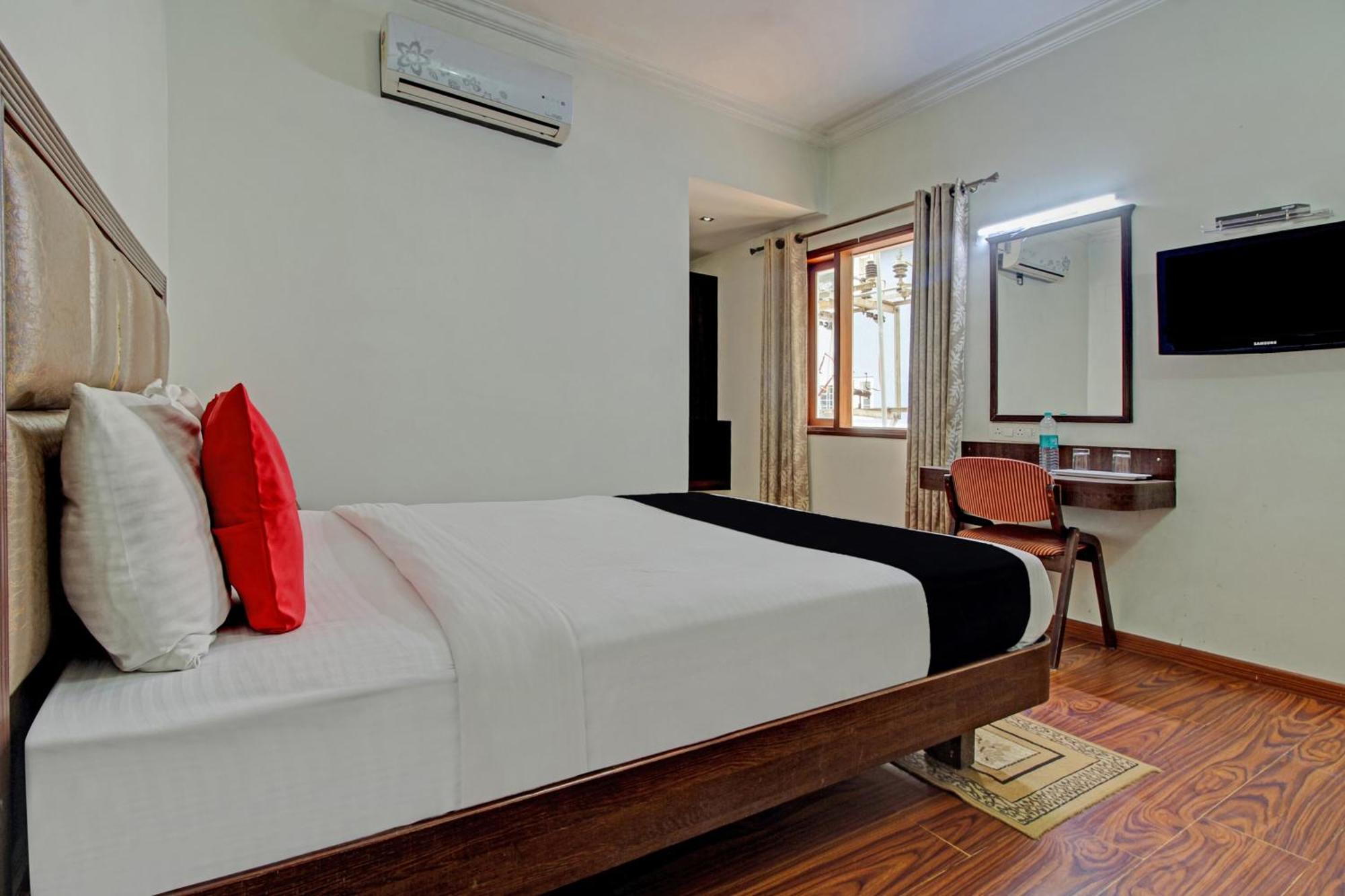 CAPITAL O75673 S K Suites Bangalore Exterior foto